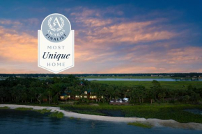 Buck Island by AvantStay Exclusive Private Island Sleeps 26 Pool Hot Tub Views